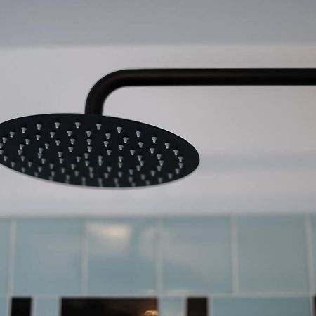 End Zone Escape-Light And Bright Hof Village Home Canton Extérieur photo