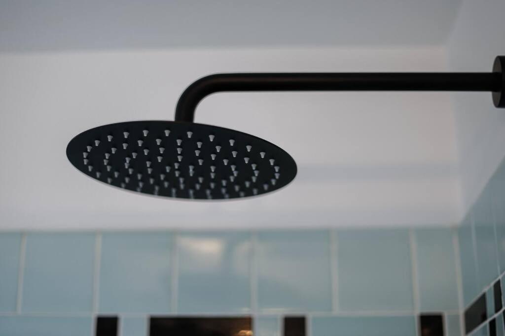 End Zone Escape-Light And Bright Hof Village Home Canton Extérieur photo