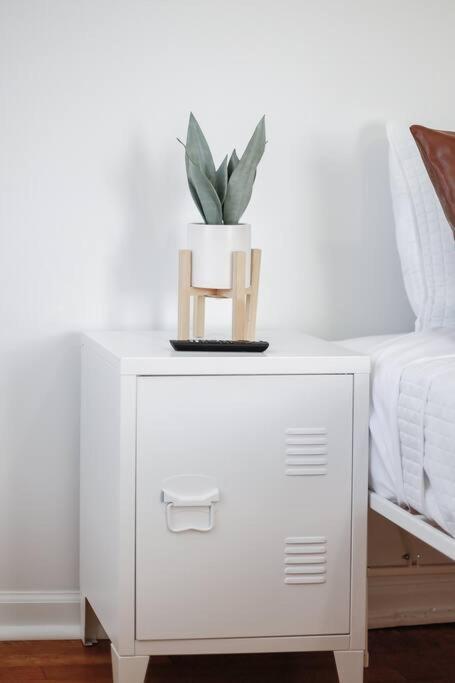 End Zone Escape-Light And Bright Hof Village Home Canton Extérieur photo